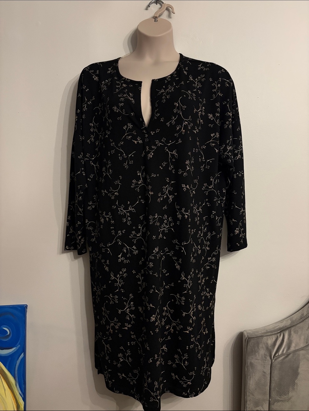Plus size Black Floral Shift Dress - Elegant Women's Dress